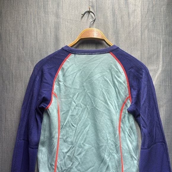 🇺🇸 Helly Hansen Blue and Purple Long Sleeve Shirt size large - Picture 3 of 8